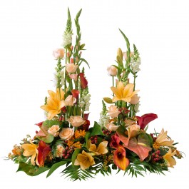 Front of grave in orange and white colours, Front of grave in orange and white colours