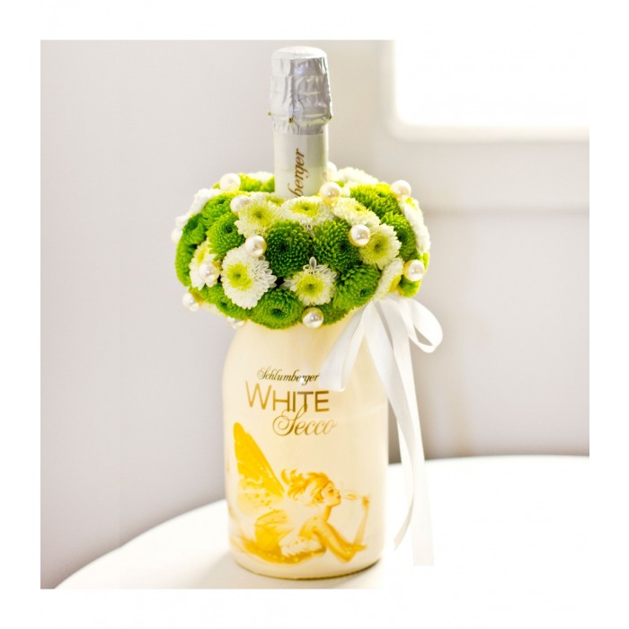Sparkling Wine Decorated with Flowers, Sparkling Wine Decorated with Flowers